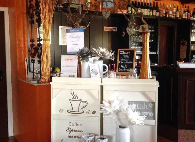 בית מלון כפרי Brasserie Typisch