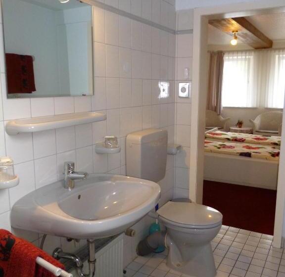 Отель Café Restaurant Parkhaus