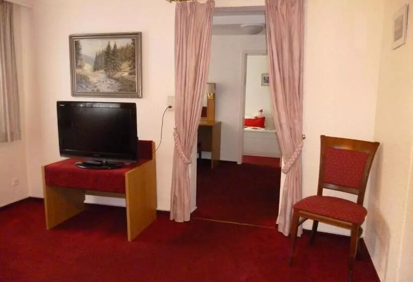 Hotel Café Restaurant Parkhaus