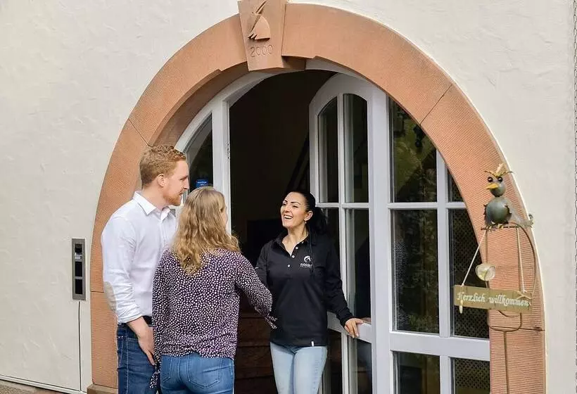 Hotelli Chalet Raabe