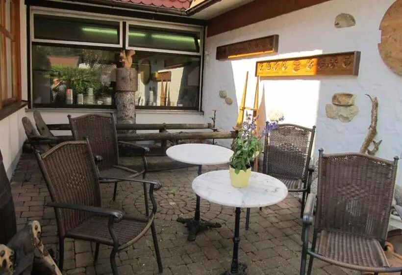 Hotelli Gasthof Hirschen