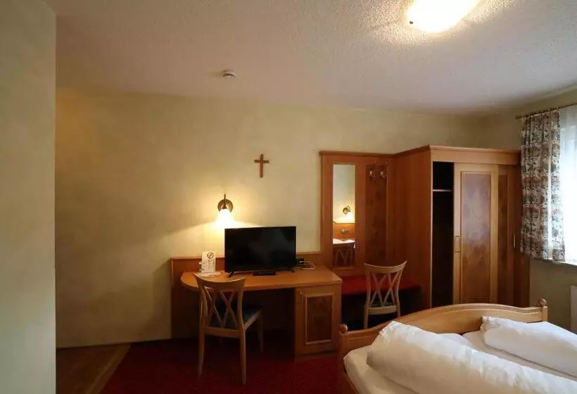 Hotelli Gasthof Hirschen