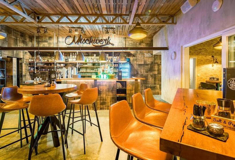 Отель Hofgut Tiergarten