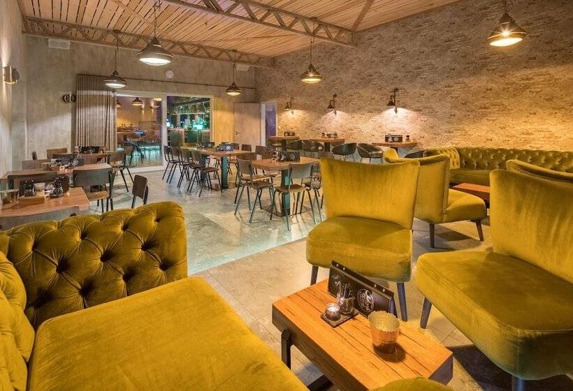 Отель Hofgut Tiergarten