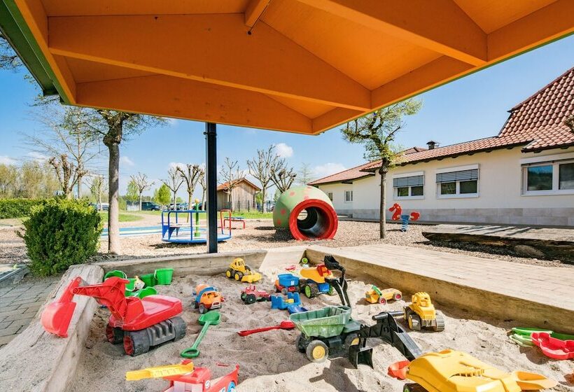 Отель Hofgut Tiergarten