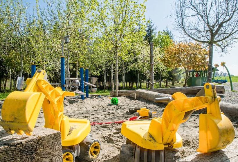 Отель Hofgut Tiergarten