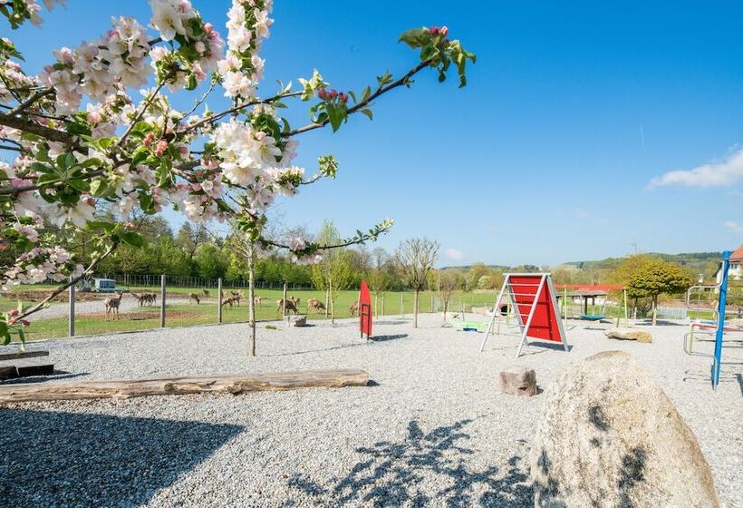 Отель Hofgut Tiergarten