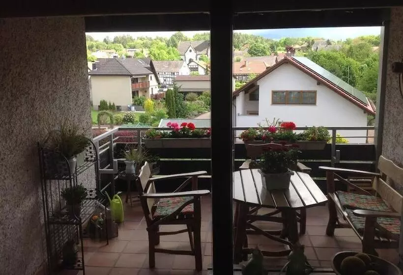 Hotelli Landgasthof Zum Wiesengrund