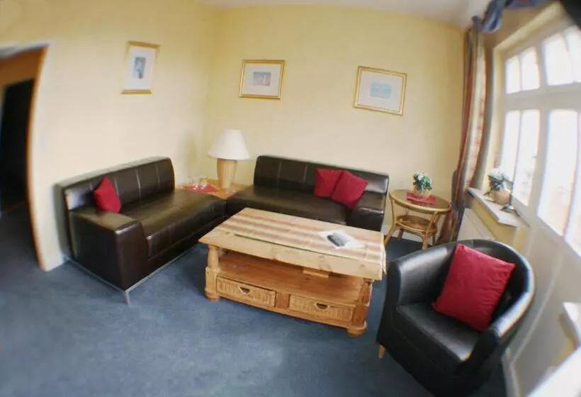 Hotelli Landgasthof Zur Krummen Linde