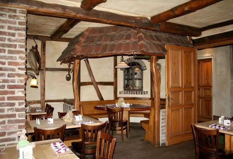 Hotelli Landgasthof Zur Krummen Linde