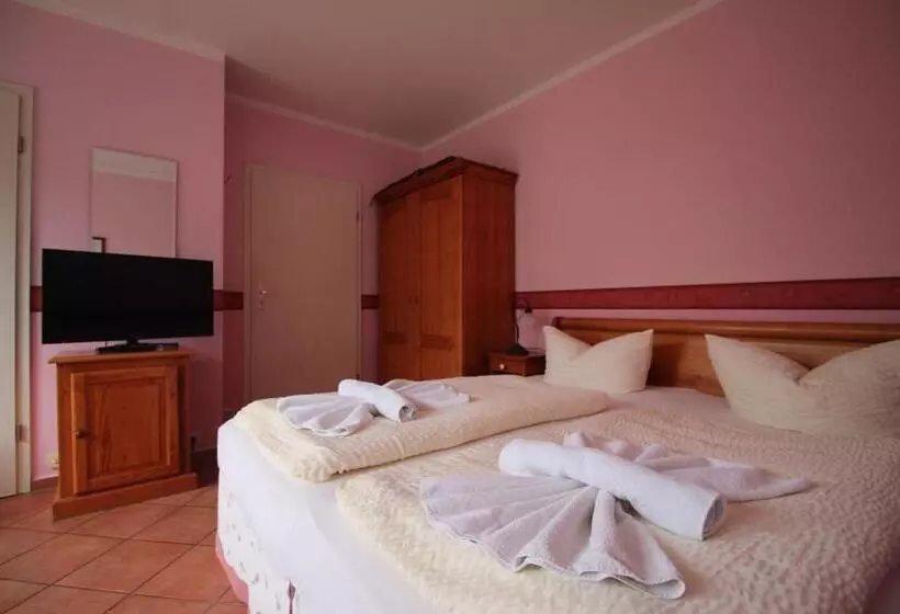 Hotelli Landhaus Alt Reddevitz