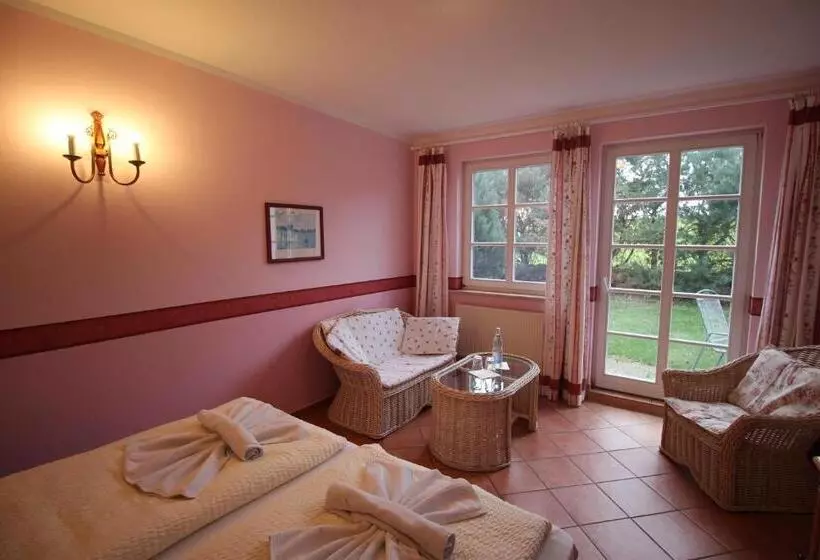 Hotelli Landhaus Alt Reddevitz