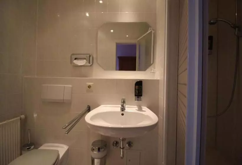 Hotelli Landhaus Alt Reddevitz