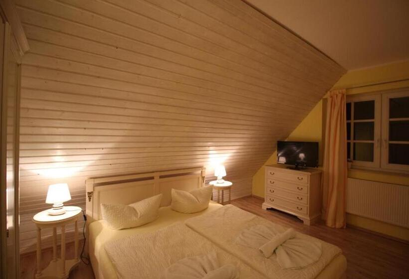 Отель Landhaus Alt Reddevitz