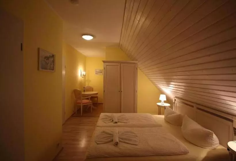 Hotelli Landhaus Alt Reddevitz