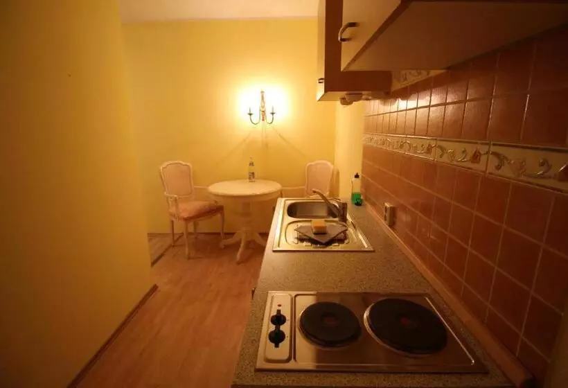 Hotelli Landhaus Alt Reddevitz