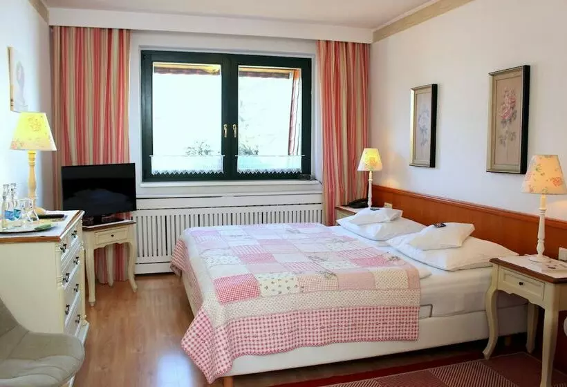 Hotelli Landhaus Alte Eichen
