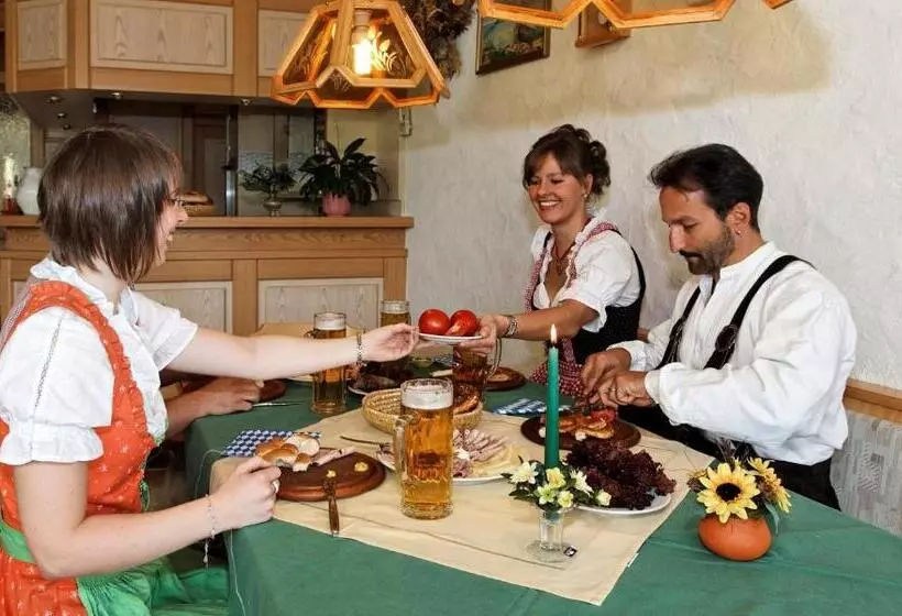 Hotelli Landhaus Maria Bed&breakfast