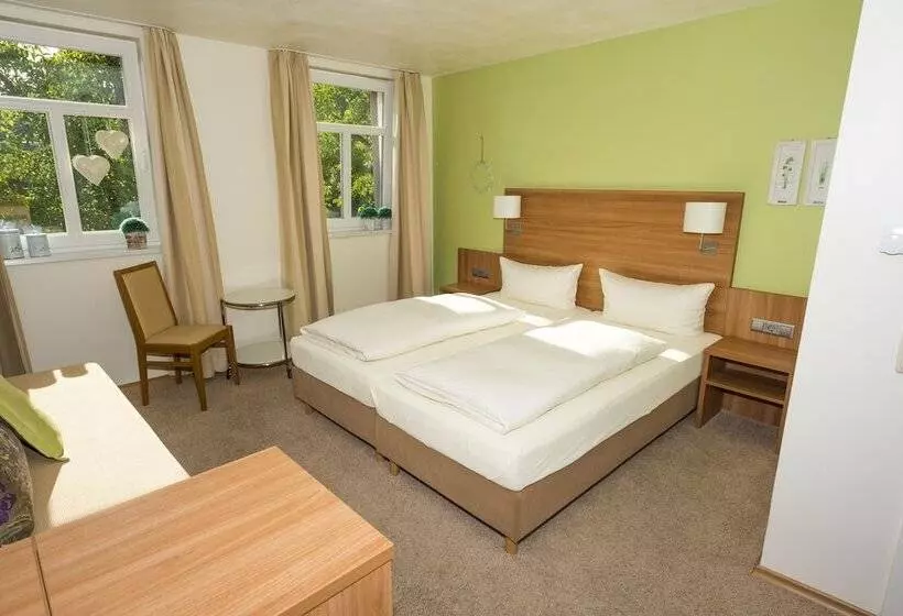 ホテル Mainblick Garni