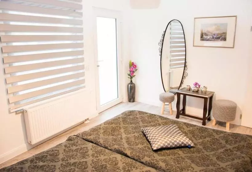 Hotelli My Messe & Business Home   Refrath