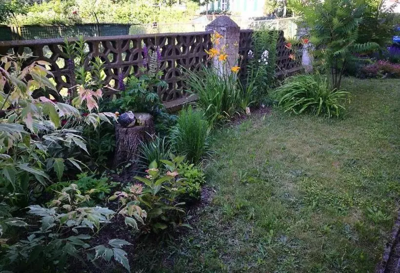 Hotelli Pension Zur Inselbrücke