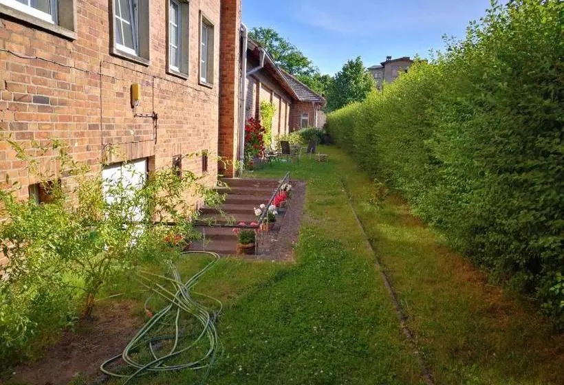 Hotelli Pension Zur Inselbrücke