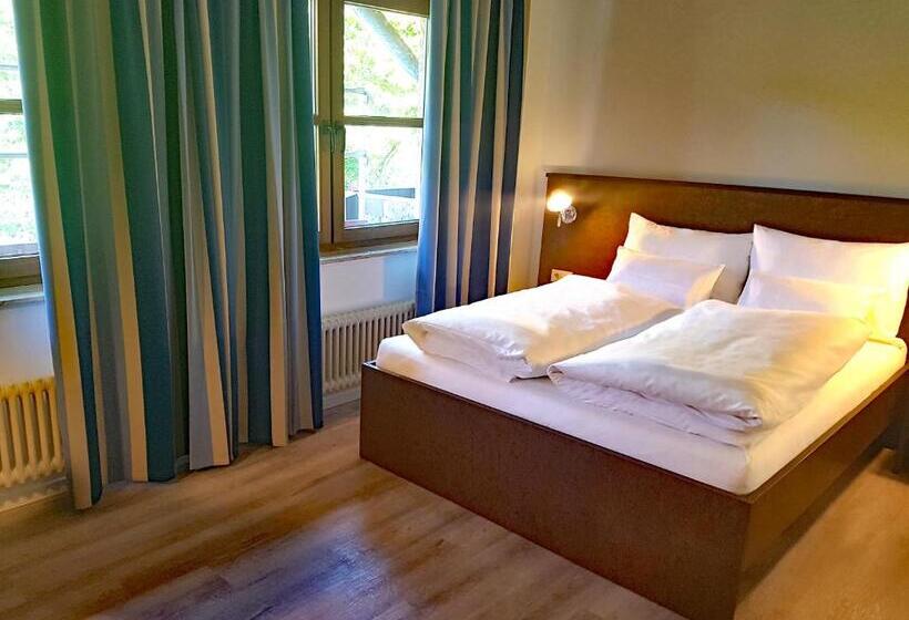 בית מלון כפרי Tagungshaus Wernau