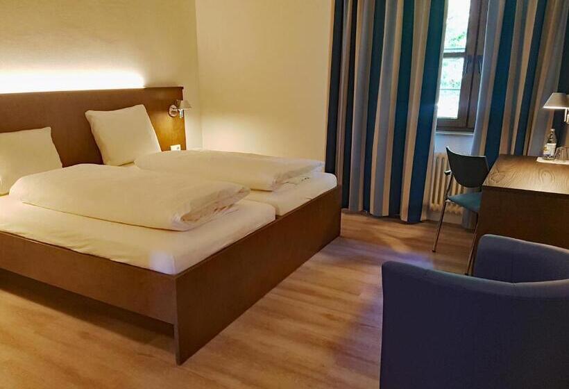 בית מלון כפרי Tagungshaus Wernau