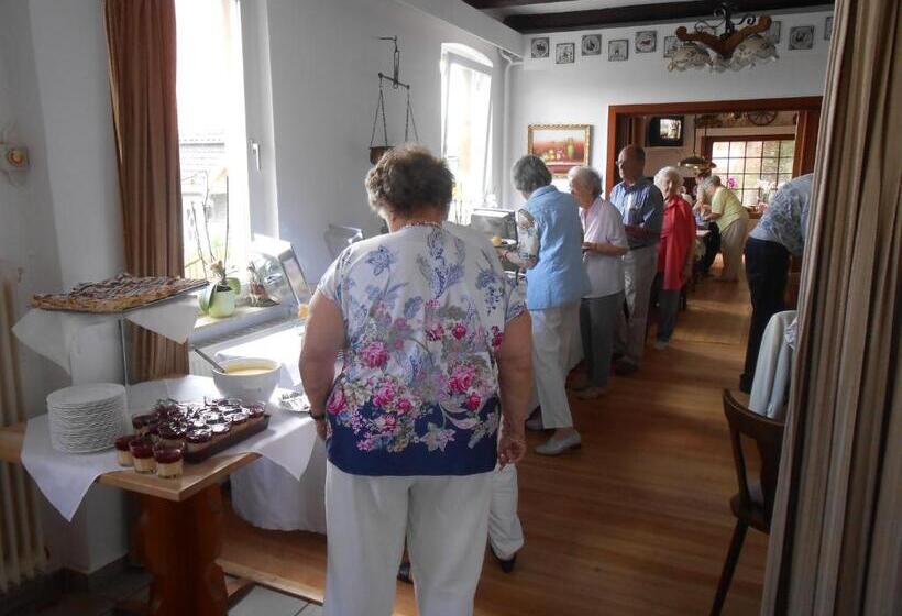 בית מלון כפרי Zum Grünen Jäger