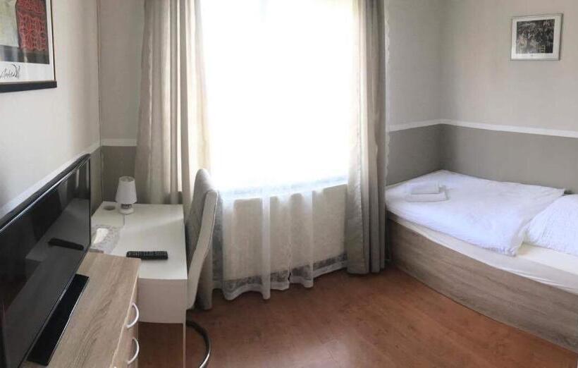 בית מלון כפרי Zum Grünen Jäger