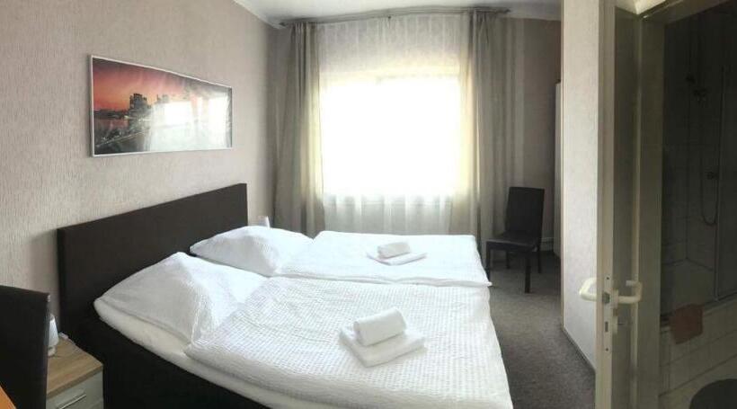 בית מלון כפרי Zum Grünen Jäger