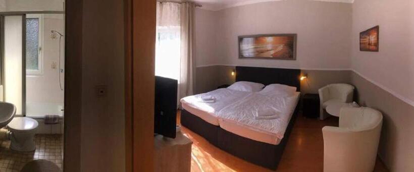 בית מלון כפרי Zum Grünen Jäger