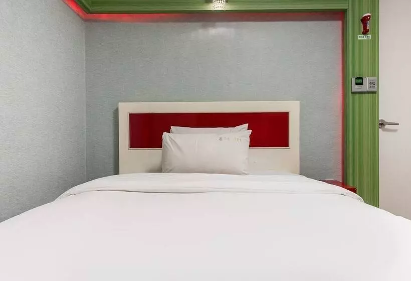 Dream Motel