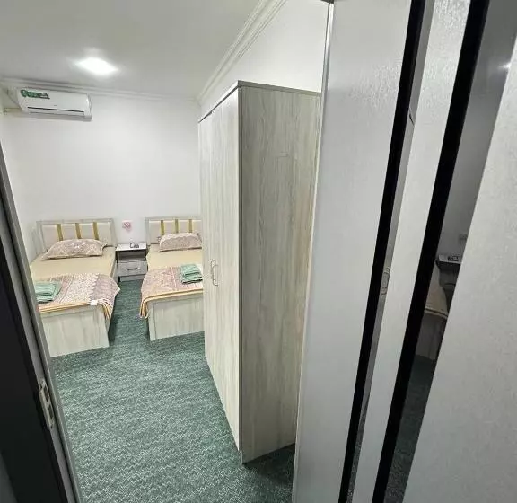 ペンション Zara Guest House