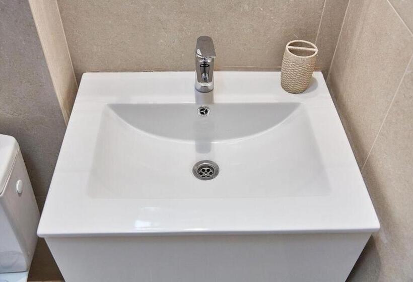 هتل Apartamente By Alz Infinity