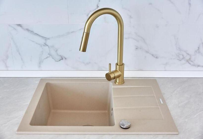 هتل Apartamente By Alz Infinity