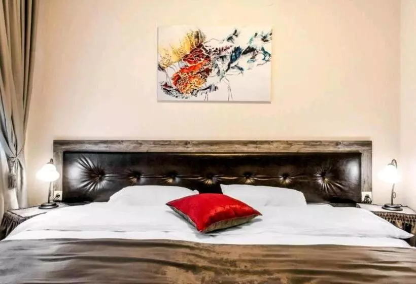 ホテル Astrea Deluxe