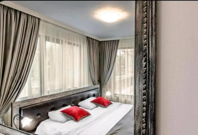 ホテル Astrea Deluxe