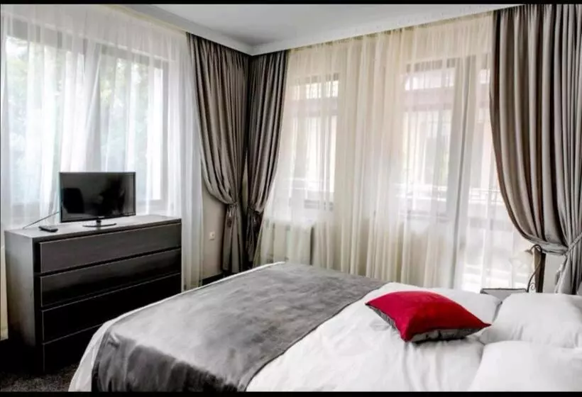 ホテル Astrea Deluxe