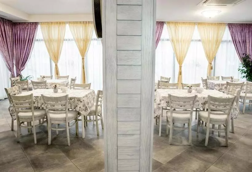 ホテル Astrea Deluxe