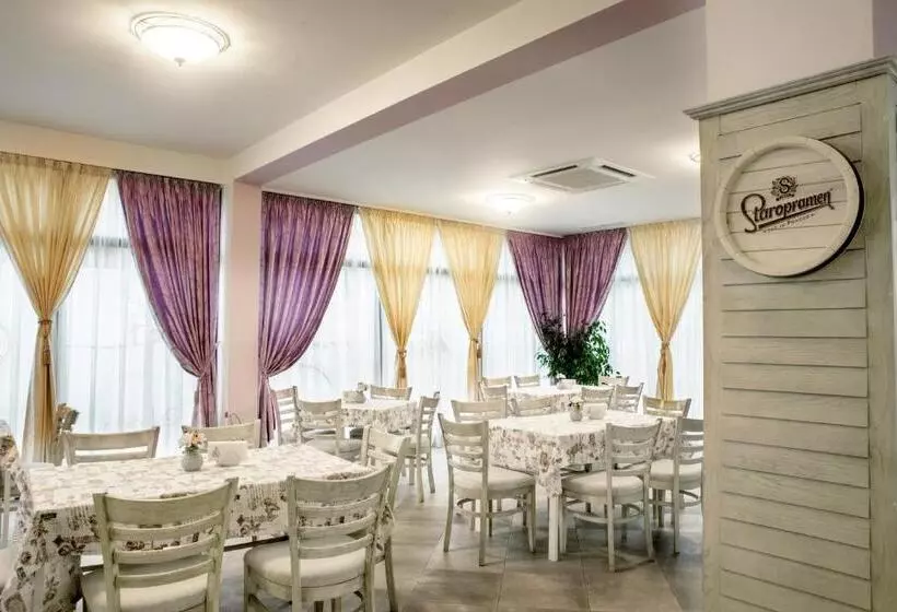 ホテル Astrea Deluxe