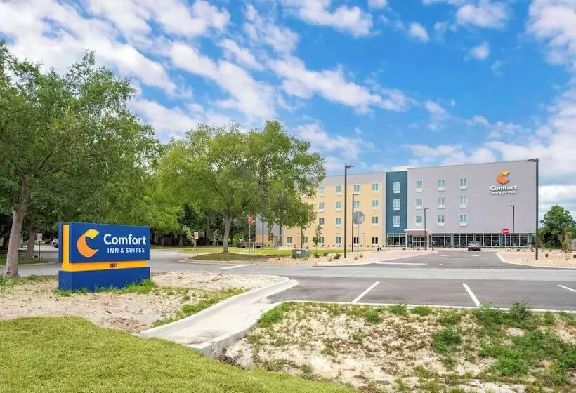 Hotelli Comfort Inn & Suites Destin Near Henderson Beach