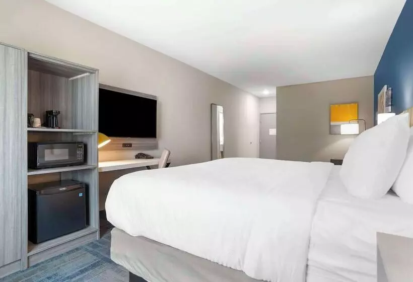 Hotelli Comfort Inn & Suites Destin Near Henderson Beach