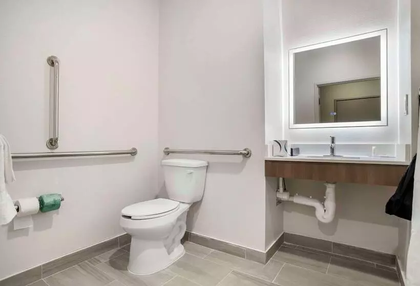 Hotelli Comfort Inn & Suites Destin Near Henderson Beach