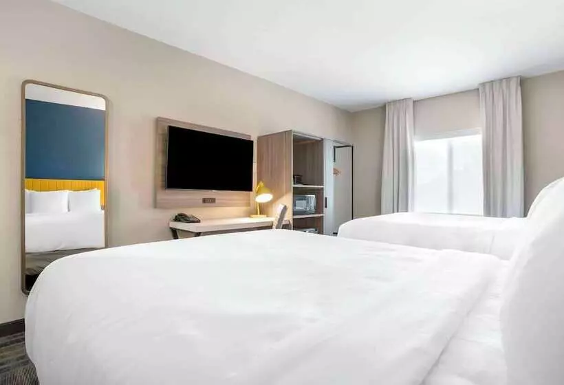 Hotelli Comfort Inn & Suites Destin Near Henderson Beach