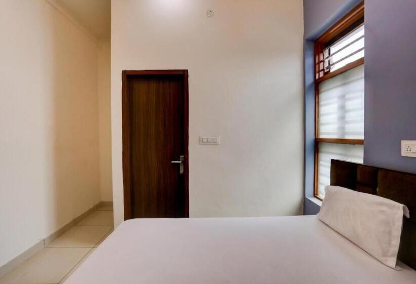 호텔 Oyo 81234 Rock Star