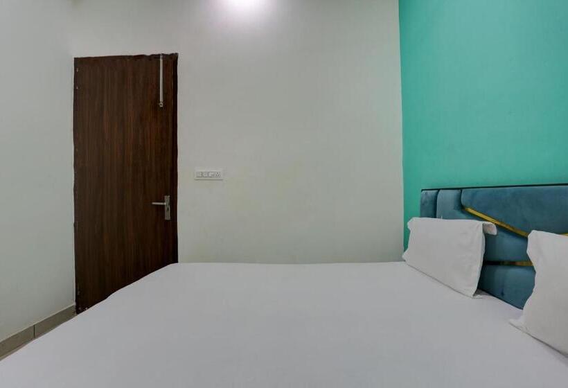 호텔 Oyo 81234 Rock Star