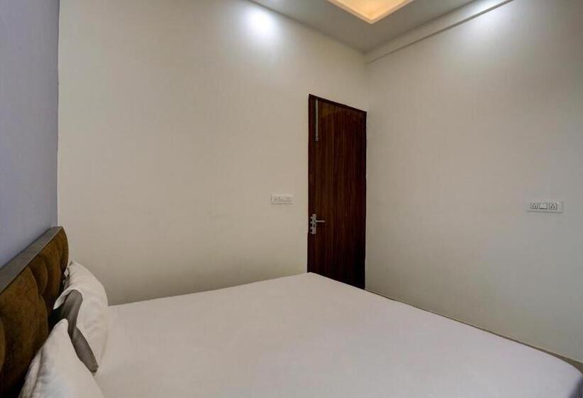 호텔 Oyo 81234 Rock Star