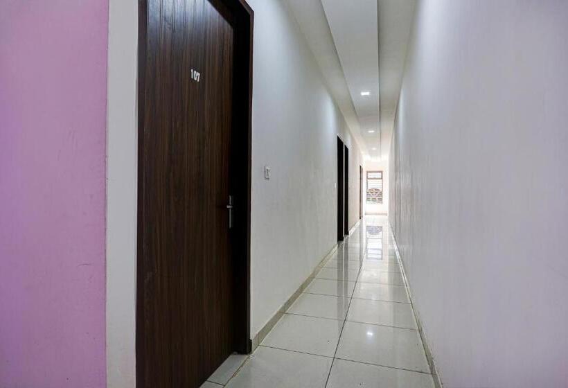 호텔 Oyo 81234 Rock Star