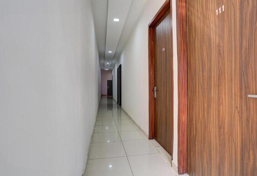 호텔 Oyo 81234 Rock Star